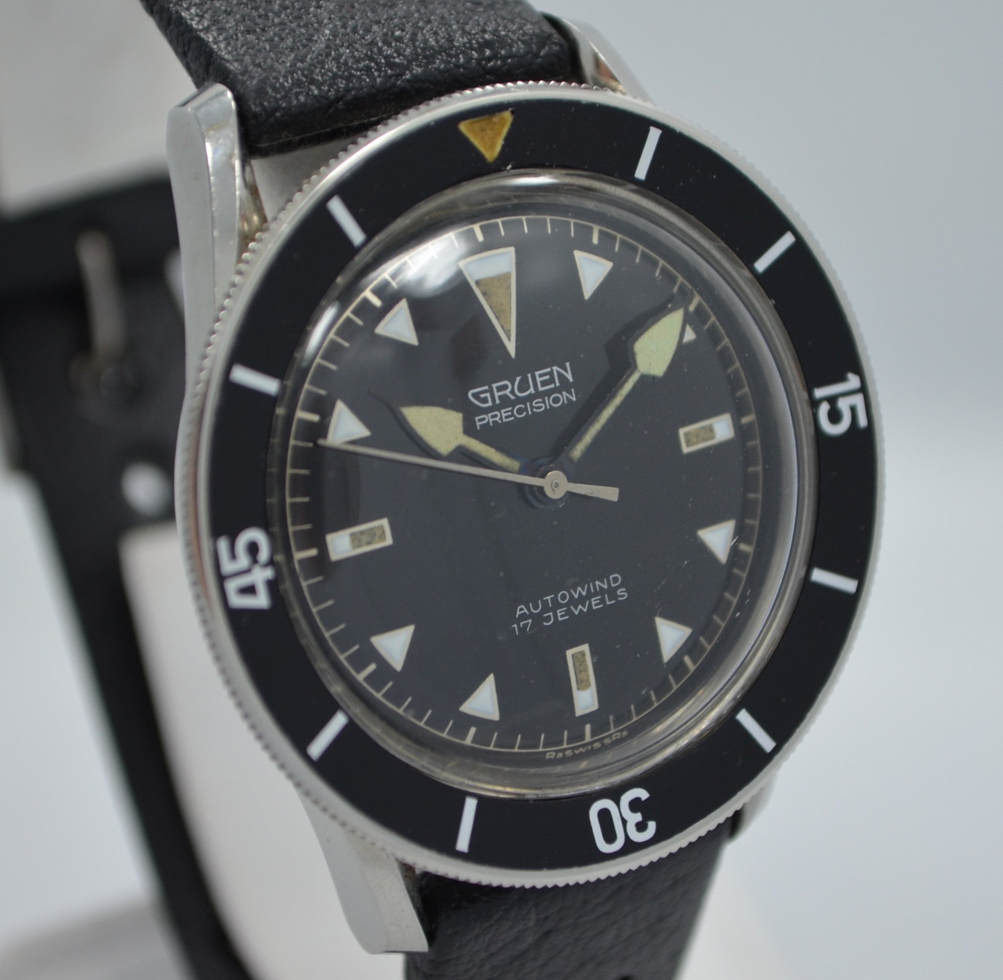 Gruen store precision diver