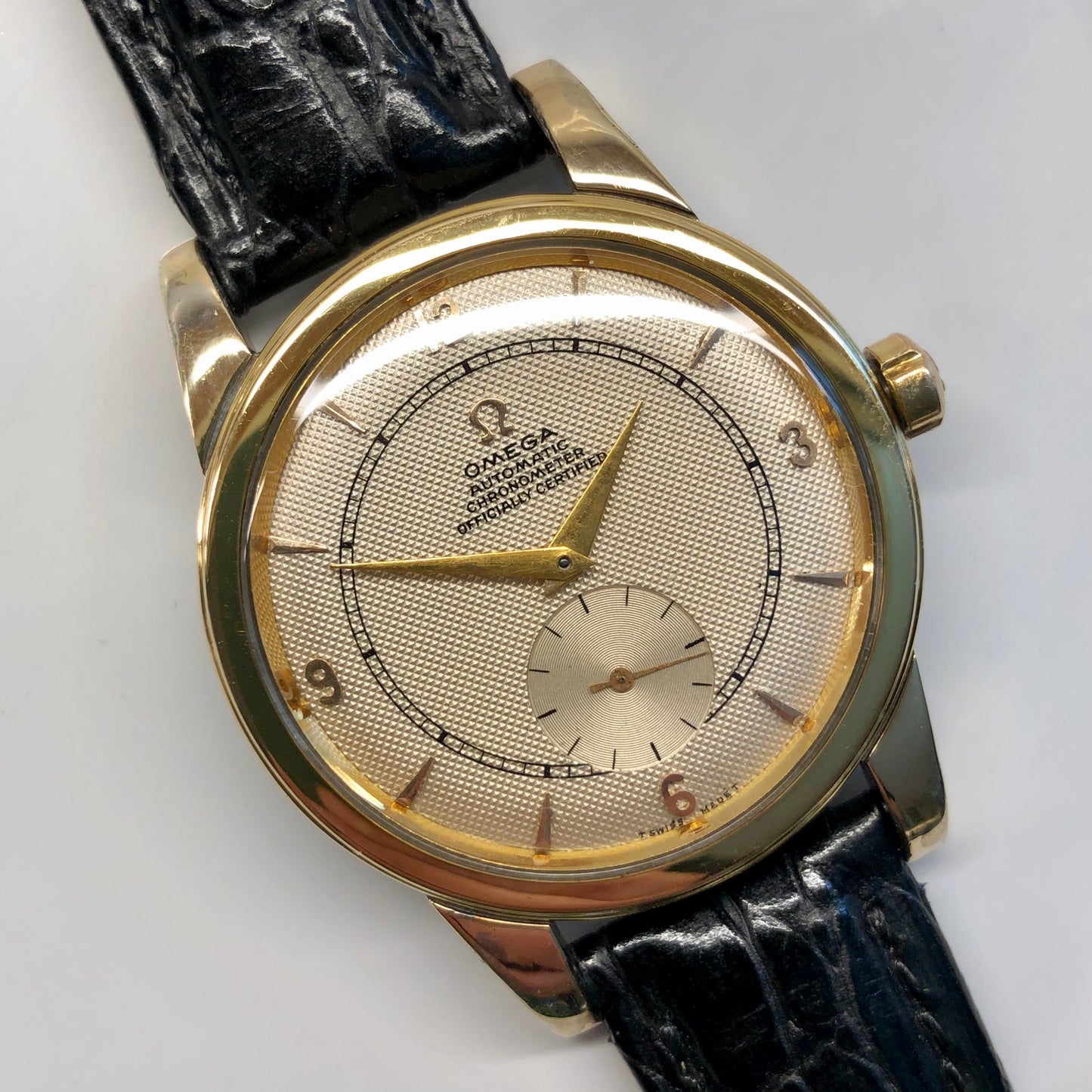 1947 Omega 2493-1 Chronometer Gold Cap Waffle Dial Caliber 333 Automatic Dress 36mm Wristwatch