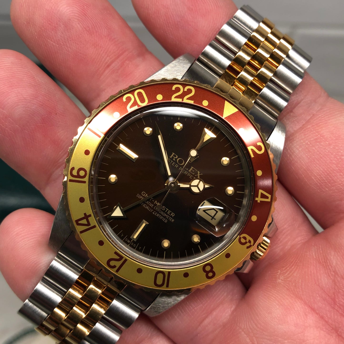 1985 Rolex GMT MASTER 16753 Root Beer Two Tone Steel and Gold Jubilee Nipple Dial Wristwatch with Box and Papers